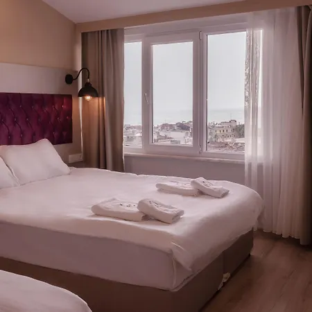 The Lola 2* Stambuł