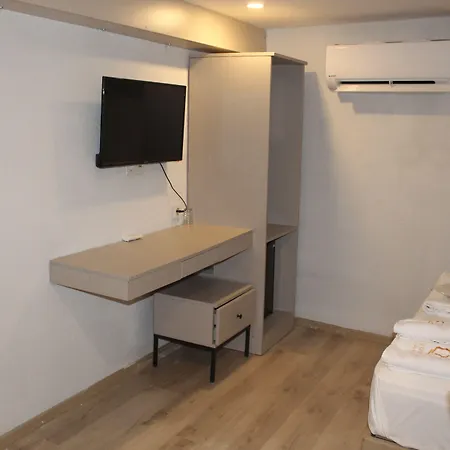 The Lola イスタンブール