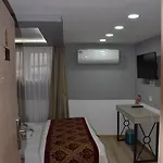 The Lola Hotel