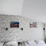 Hotel The Lola