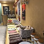 The Lola Hotel 2*